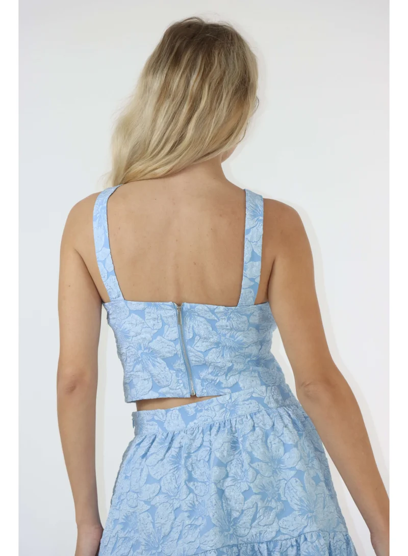 توترندس توب مكشوف الكتف والظهر